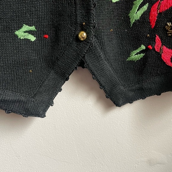 Arriviste Christmas Cardigan Sweater Vest Embroidered Poinsettia Black Size M. - Picture 7 of 10